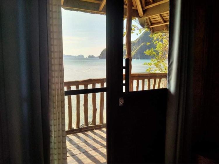 Отель Hut Sunset Island View Эль-Нидо Экстерьер фото